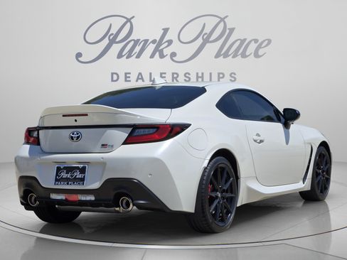 Used 2025 Toyota GR86 Premium w/ Performance Package RWD image 5