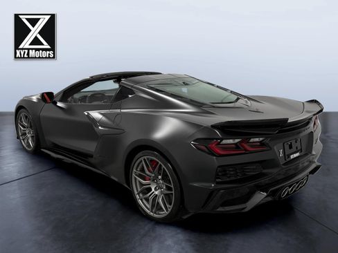 Used 2024 Chevrolet Corvette Z06 RWD image 5