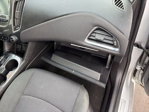 Used 2017 Chevrolet Cruze LT w/ RS Package image 39