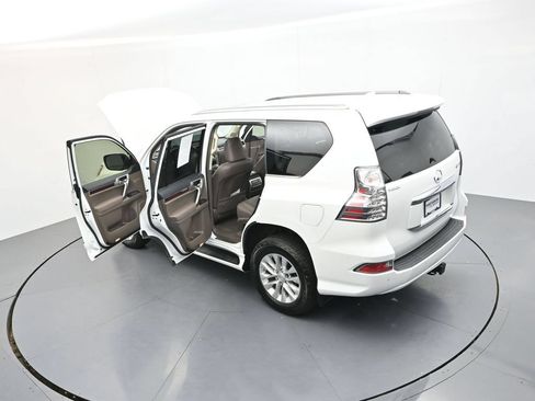 Used 2017 Lexus GX 460 Premium w/ Premium Package AWD/4WD image 36