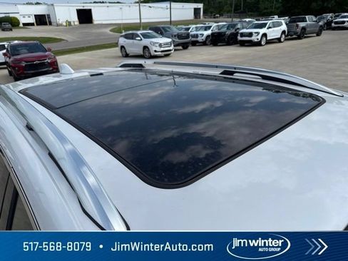 Used 2023 GMC Terrain Denali w/ Denali Premium Package AWD/4WD image 5