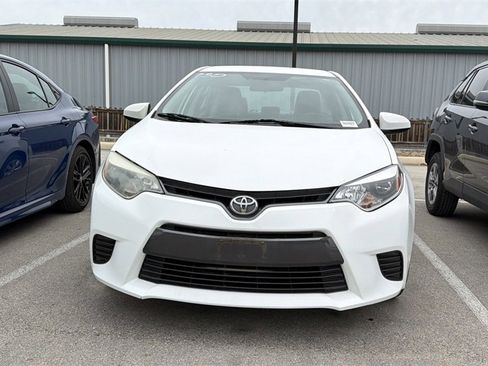 Used 2015 Toyota Corolla LE image 2