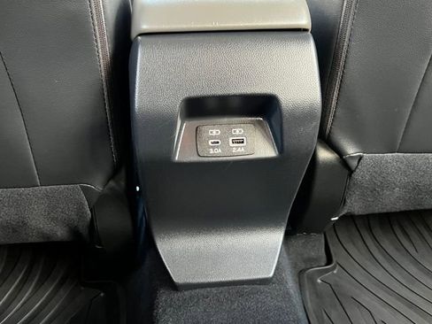 Used 2024 Subaru Crosstrek 2.0i Premium image 31