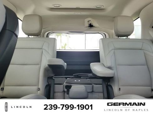 New 2025 Lincoln Navigator Reserve image 28