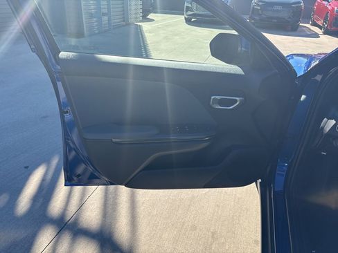 Used 2025 Kia K4 LXS image 10