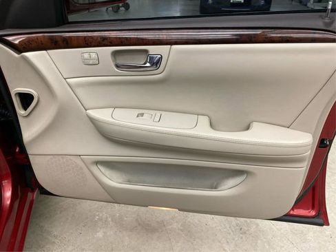 Used 2009 Cadillac DTS 1SB w/ Sun And Sound Package image 27