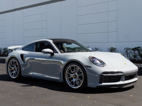 Used 2023 Porsche 911 Turbo image 3