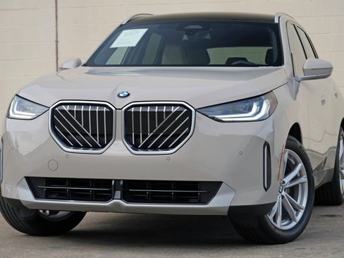 Used 2025 BMW X3 xDrive30i w/ Convenience Package AWD/4WD image 3