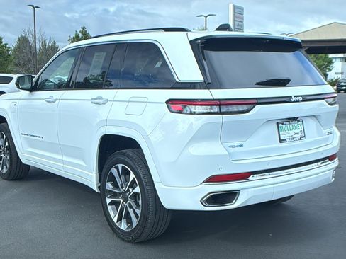 Used 2022 Jeep Grand Cherokee Overland w/ Advanced Protech Group III image 5