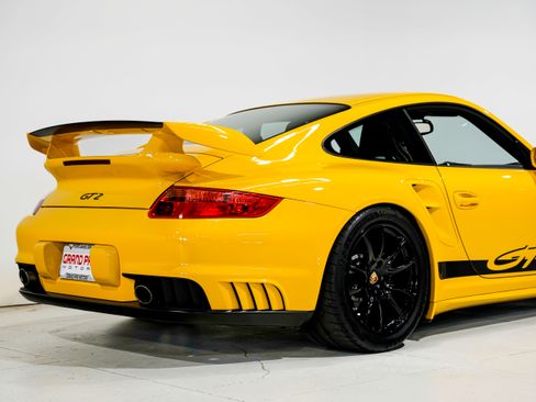 Used 2008 Porsche 911 GT2 RWD image 28