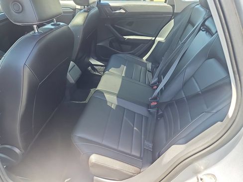 Used 2022 Volkswagen Jetta SE FWD image 28
