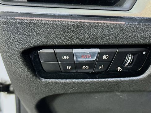 Used 2023 BMW 330i xDrive Sedan w/ Driving Assistance Package image 17