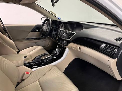 Used 2016 Honda Accord LX image 11