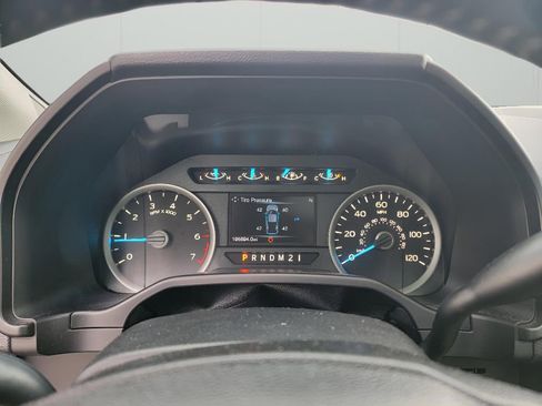 Used 2017 Ford F150 XLT w/ Equipment Group 302A Luxury AWD/4WD image 14