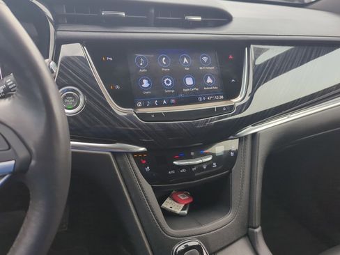 Used 2025 Cadillac XT6 Premium Luxury image 20