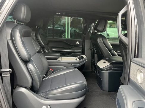 Certified 2025 Lincoln Navigator L Reserve w/ Jet Appearance Package AWD/4WD image 23