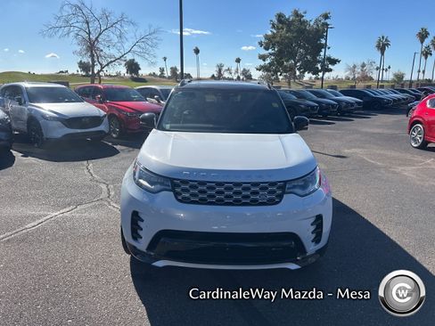 Used 2023 Land Rover Discovery Metropolitan Edition image 2