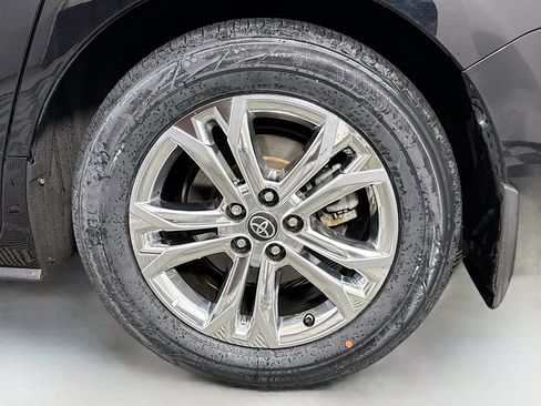 Certified 2022 Toyota Sienna XSE image 31