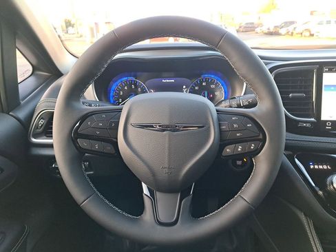 New 2026 Chrysler Pacifica Limited w/ Uconnect Theater Family Group image 20