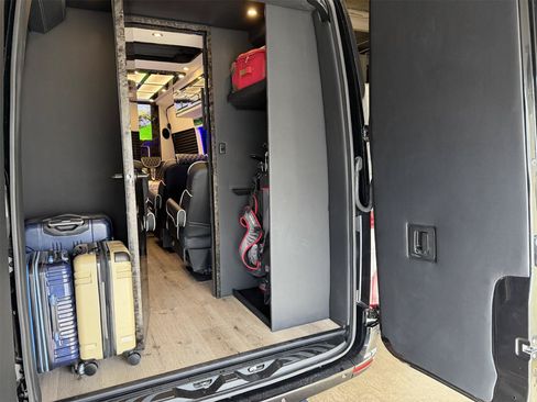 Used 2024 Mercedes-Benz Sprinter 3500 image 17