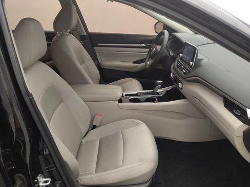 Used 2021 Nissan Altima 2.5 SV FWD image 21