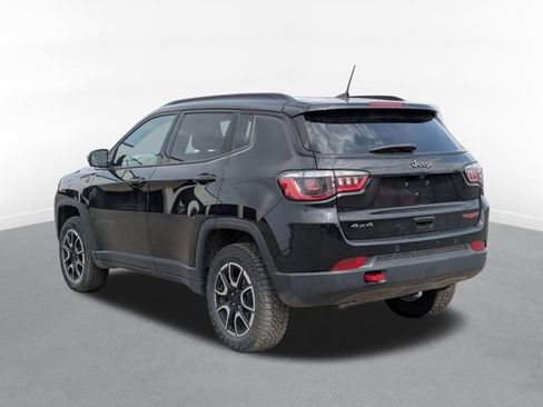 Used 2024 Jeep Compass Trailhawk AWD/4WD image 4