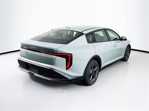 New 2025 Kia K4 LXS image 5