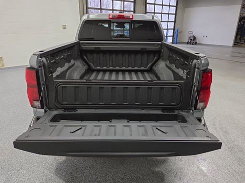 Used 2024 Chevrolet Colorado Z71 w/ Z71 Convenience Package 2 image 39