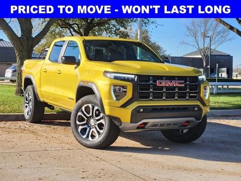 Used 2023 GMC Canyon AT4 image 2