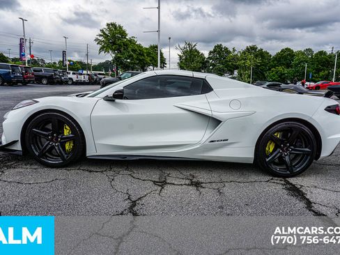Used 2024 Chevrolet Corvette Z06 w/ Z07 Performance Package RWD image 10