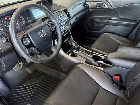 Used 2017 Honda Accord Sport image 11