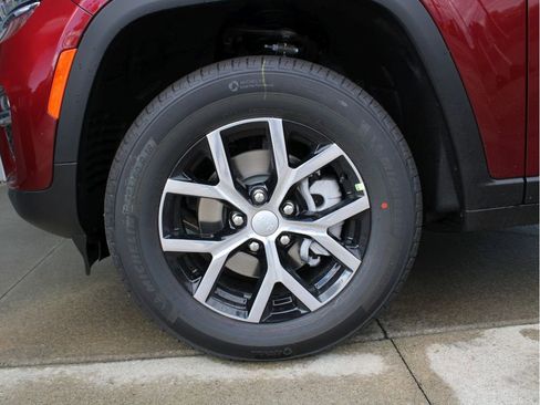 New 2025 Jeep Grand Cherokee Limited w/ Trailer Tow Package image 38