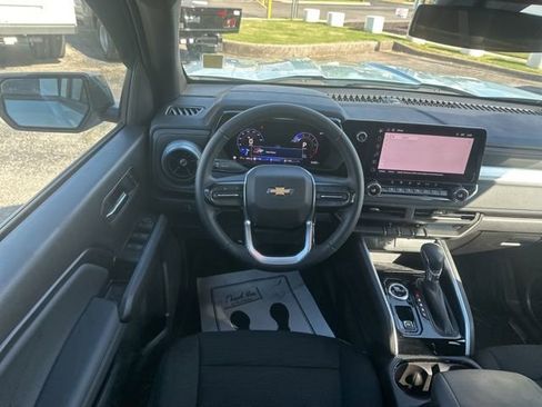 Used 2025 Chevrolet Colorado LT w/ Advanced Trailering Package AWD/4WD image 27