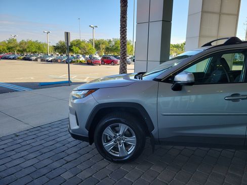 Used 2024 Toyota RAV4 XLE w/ Convenience Package image 2