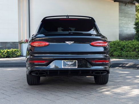 Certified 2023 Bentley Bentayga AWD/4WD image 14