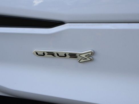 Used 2024 Lamborghini Urus S image 9