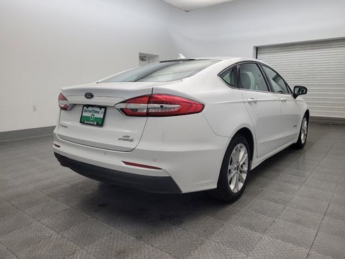 Used 2019 Ford Fusion SE image 9
