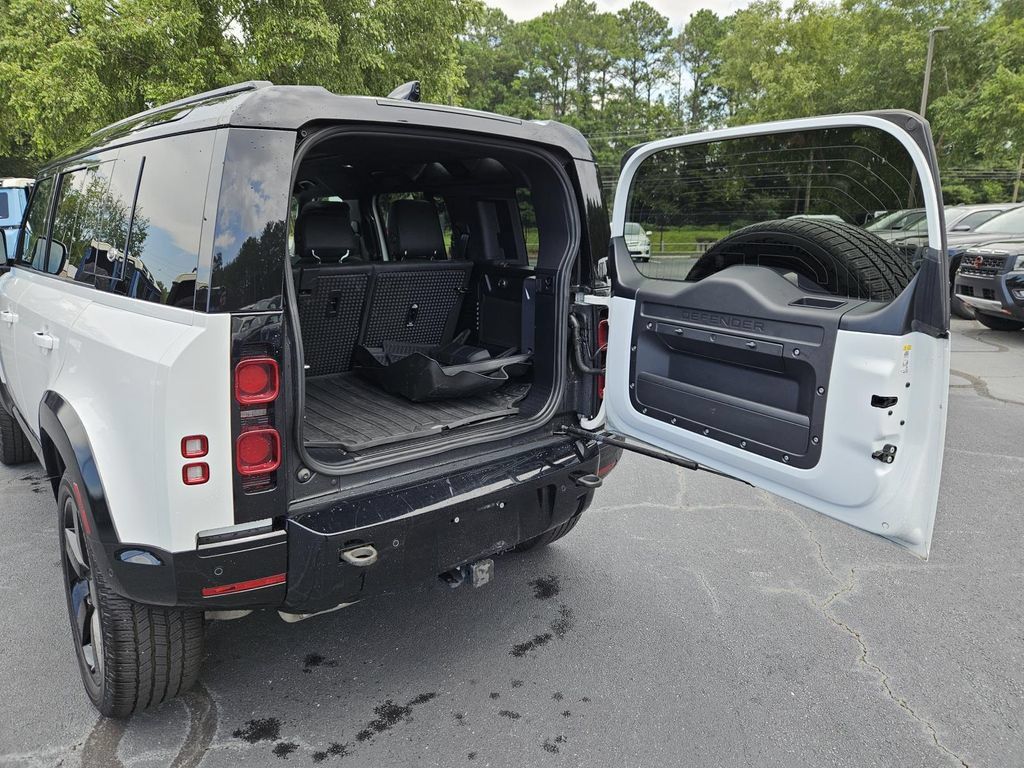 Used 2022 Land Rover Defender 110 X-Dynamic HSE AWD/4WD image 9