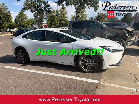 Used 2024 Toyota Prius XLE FWD image 1