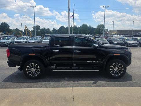 Used 2023 GMC Canyon Denali w/ Denali Black Edition AWD/4WD image 6