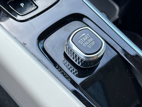 Certified 2023 Volvo XC60 B5 Plus w/ Protection Package Premier image 26