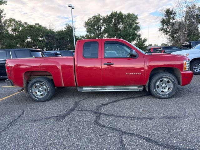 Used 2011 Chevrolet Silverado 1500 LT w/ All-Star Edition AWD/4WD image 2