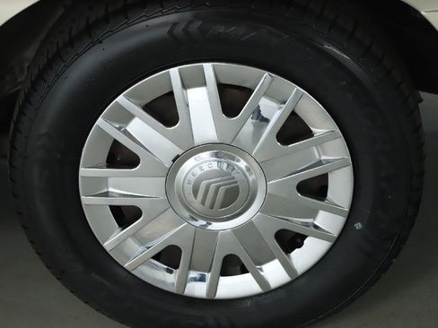 Used 2005 Mercury Grand Marquis GS image 36