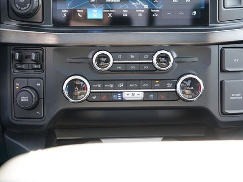 Used 2023 Ford F250 Lariat w/ Lariat Ultimate Package image 26