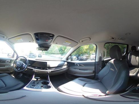 Used 2026 Kia Carnival FWD image 42