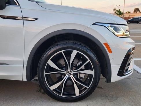 Used 2022 Volkswagen Tiguan SEL R-Line image 8