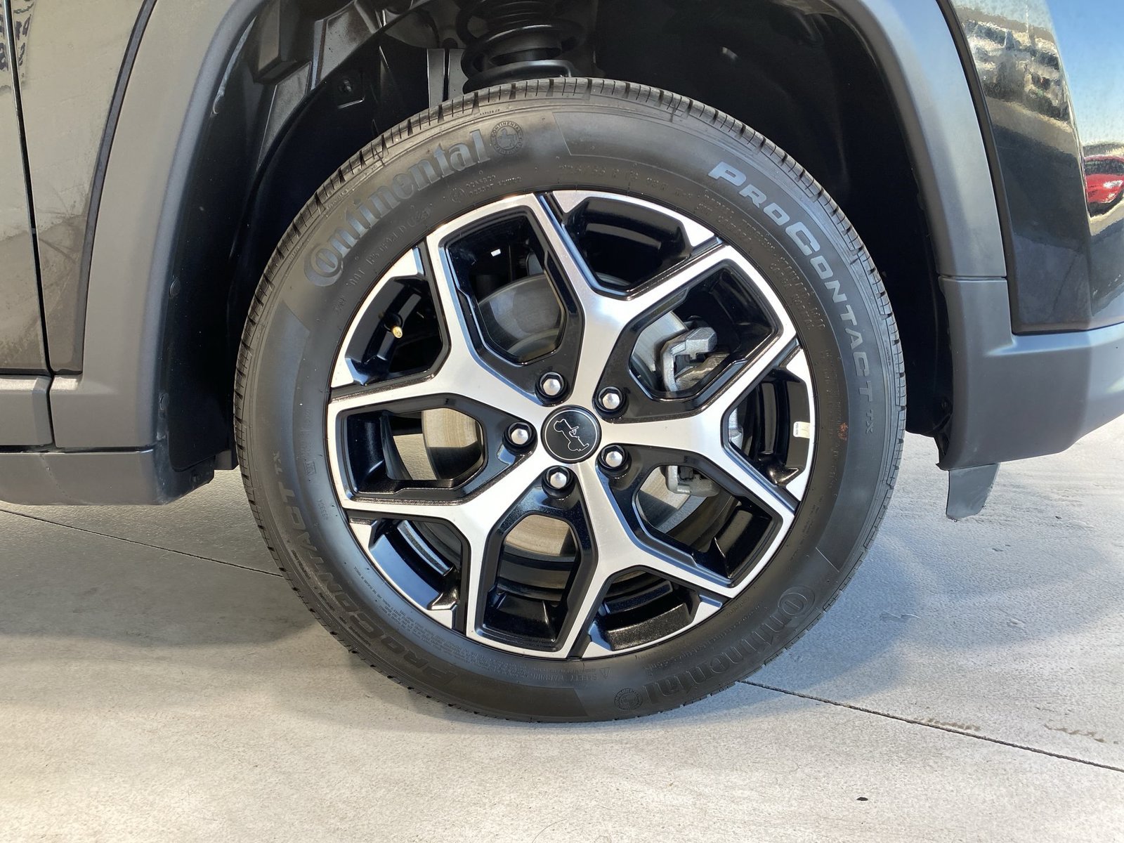 Used 2025 Jeep Compass Limited AWD/4WD image 10