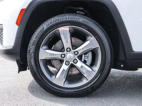 Used 2021 Jeep Grand Cherokee L Limited AWD/4WD image 18