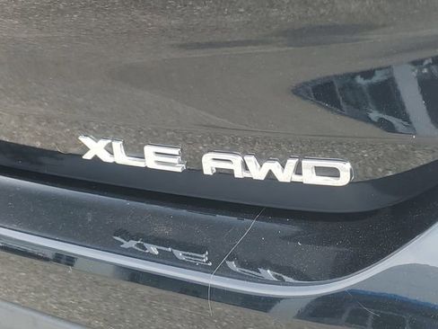 Used 2023 Toyota Highlander LE image 6