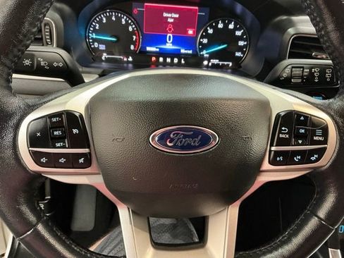 Used 2022 Ford Explorer XLT w/ Equipment Group 202A AWD/4WD image 29